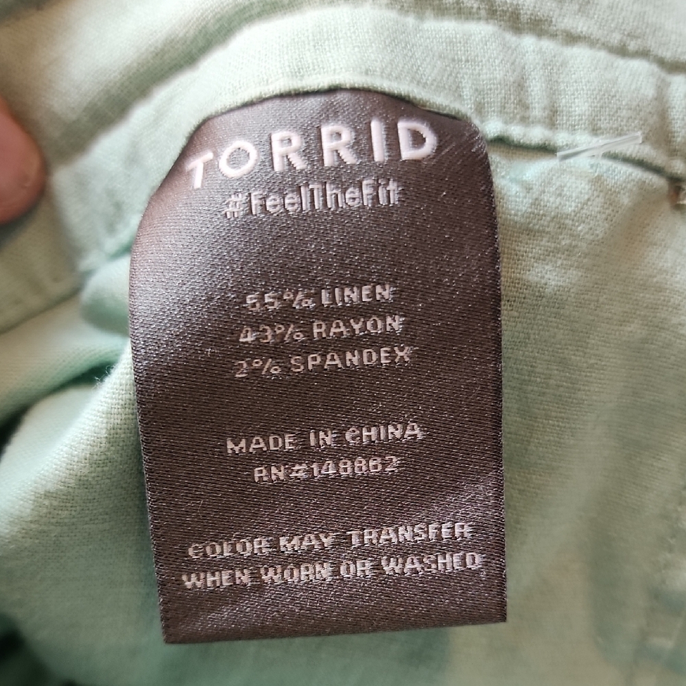 TORRID | Light Green Linen Blend Pull On Patch Pocket Drawstring Shorts | 22 - Picture 4 of 11
